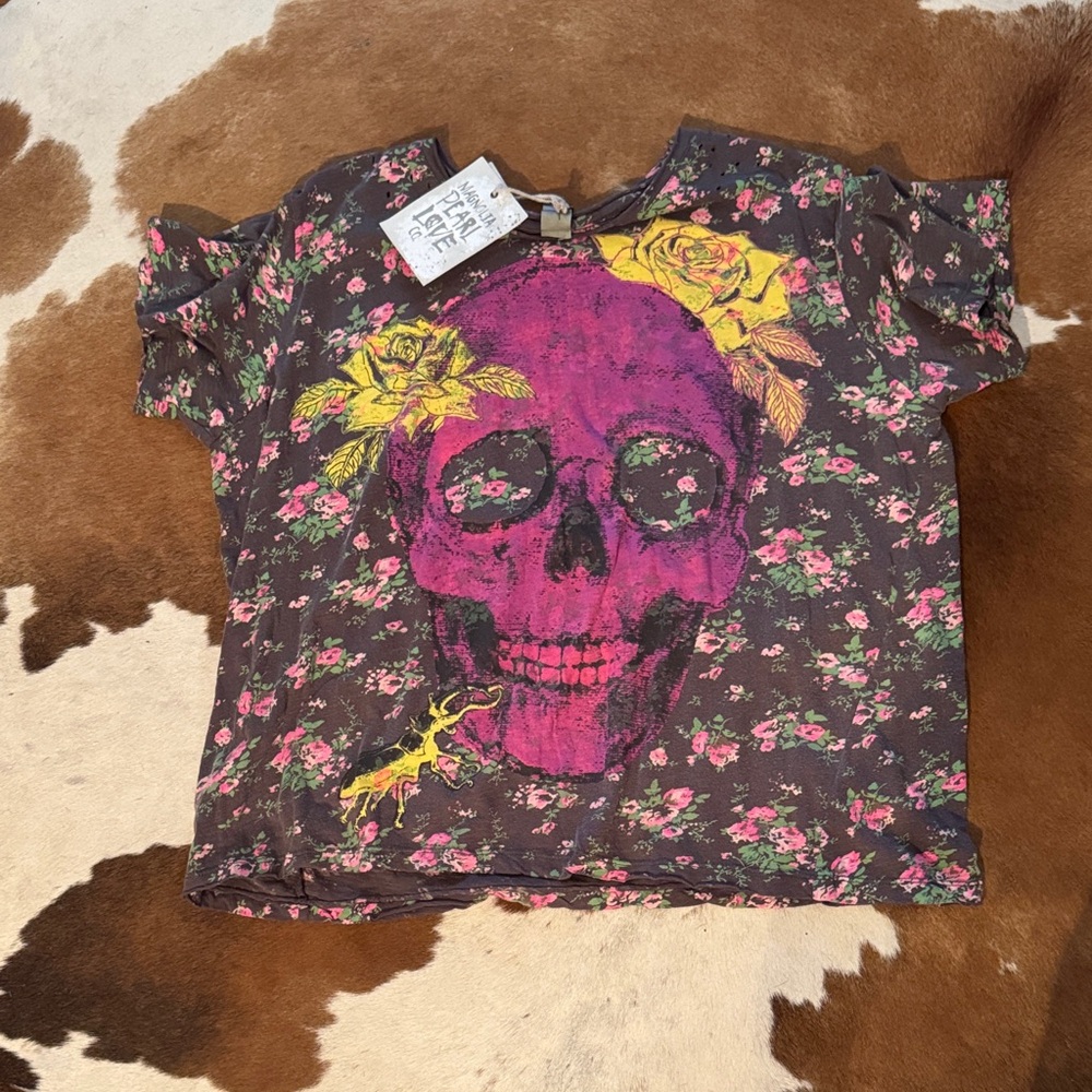 Magnolia Pearl Los Muertos Skull Tshirt